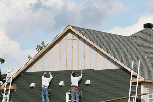 Professional Siding technician working in Winchester, OH